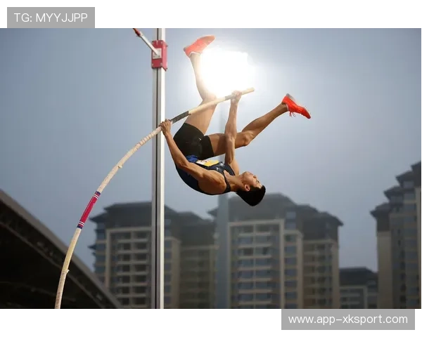 靖州自行车赛以“相约福地怀化，骑聚‘梅’好靖州”为主题