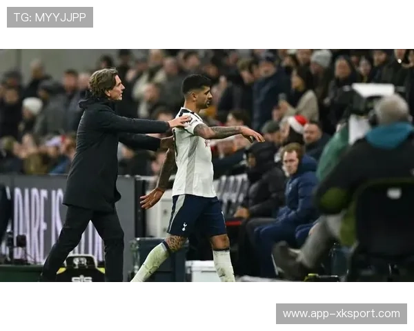 比赛第90分钟：奥多贝尔助攻罗梅罗头球绝平，热刺抢回一分